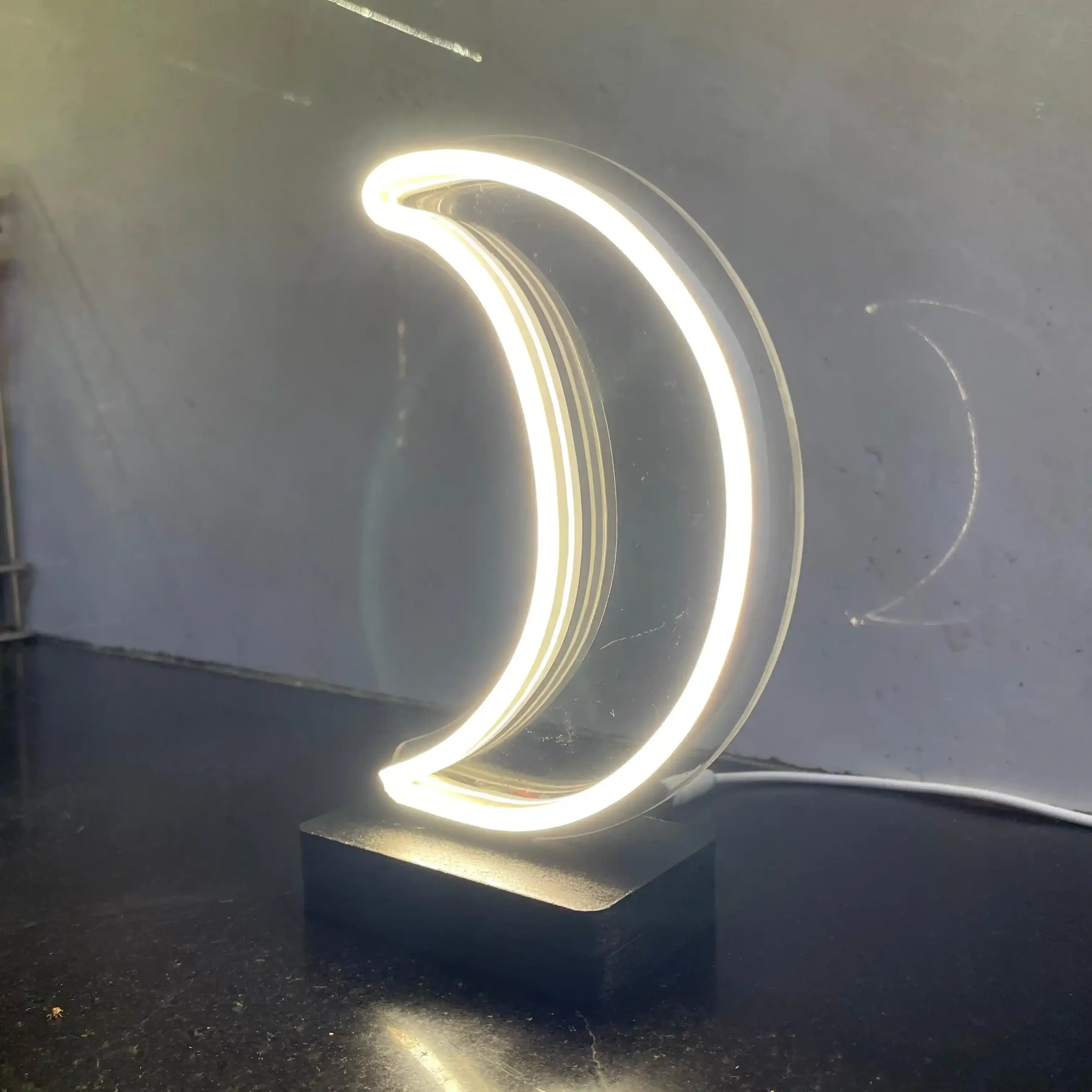 Moon - Table Lamp - Image 2